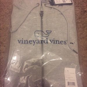 Vineyard vines layering hoodie
